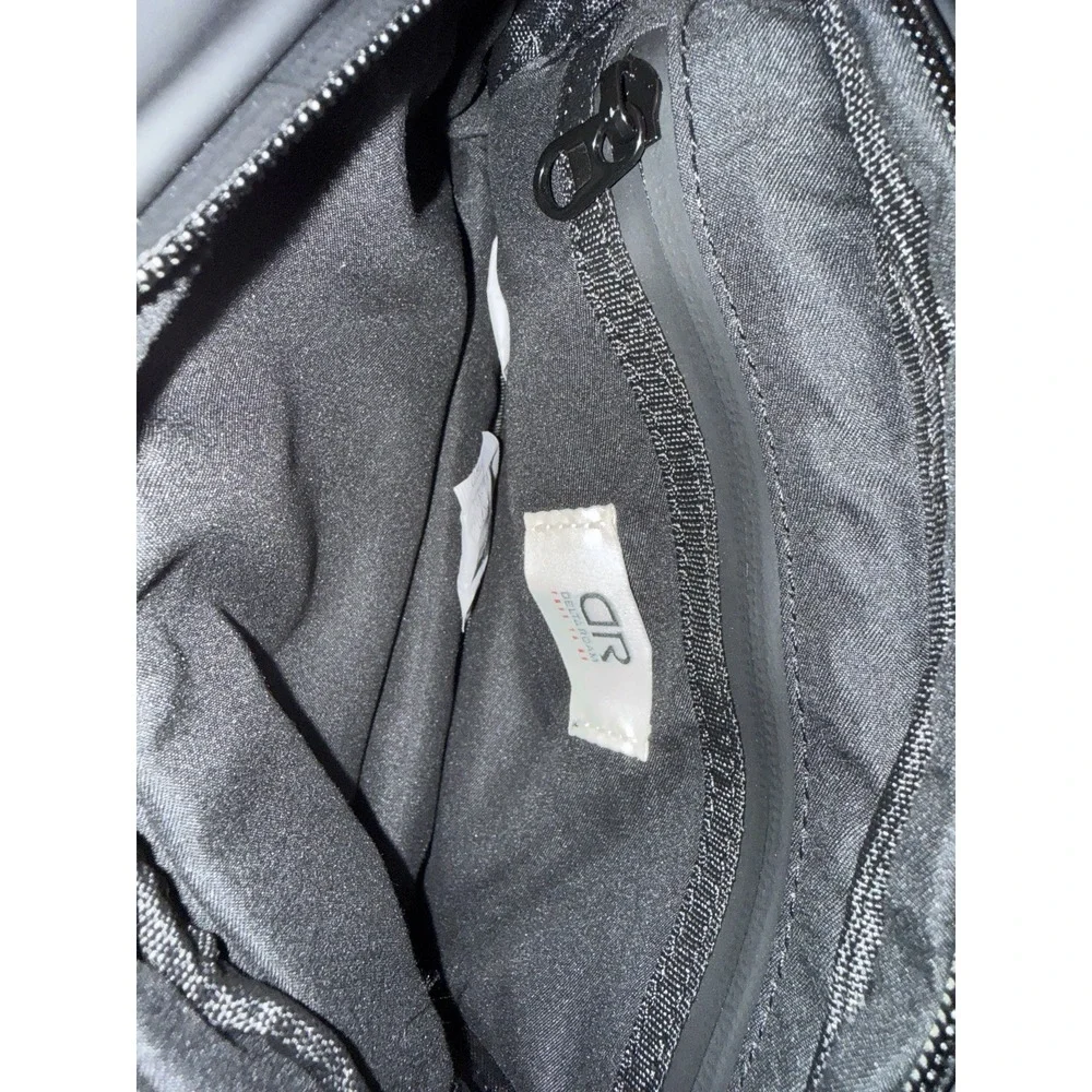 DeltaRoam crossbody bag